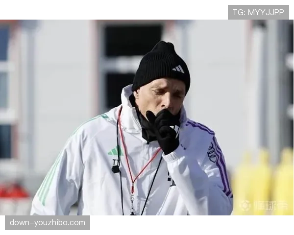 独家专访拜仁助教:谈球队如何在训练中模拟破解不同结构的低位防线。 独家专访拜仁助教:谈球队如何在训练中模拟破解不同结构的低位防线。